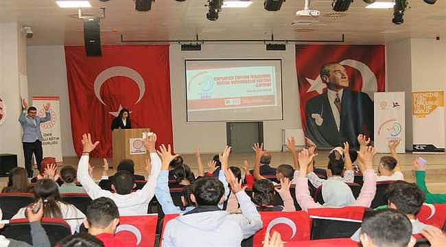 Kınık'ta dijital vatandaşlık eğitimi