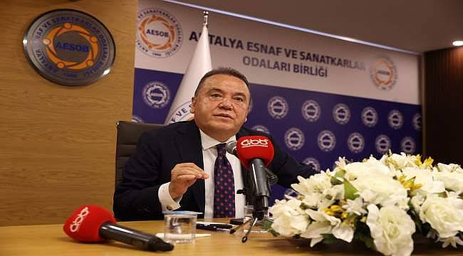 Başkan Böcek; esnafın sorun, talep ve önerilerini dinledi