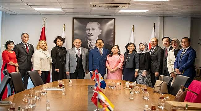 Başkan Tunç Soyer, Güneydoğu Asya Uluslar Birliği üyelerini ağırladı: "Bu buluşma ilişkilerimizi geliştirmek için iyi bir fırsat"