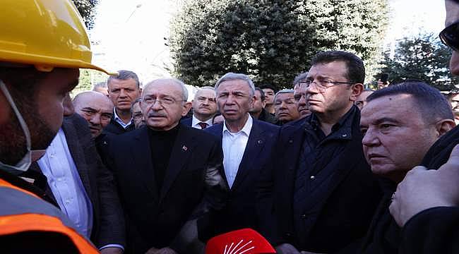 Başkan Muhittin Böcek CHP Genel Başkanı Kılıçdaroğlu ile deprem bölgesinde  