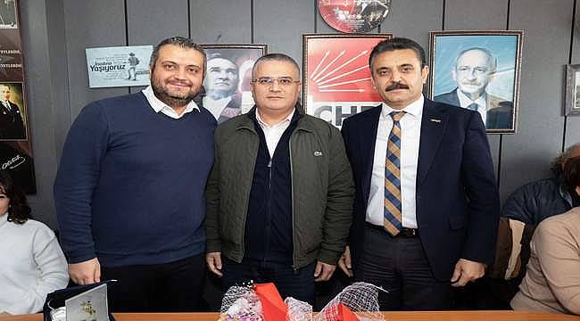 Dikili CHP'de Devir Teslim Töreni