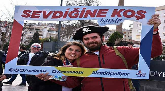 İzmir'de 14 Şubat Sevgililer Günü'ne özel etkinlik: "Sevdiğine Koş" 