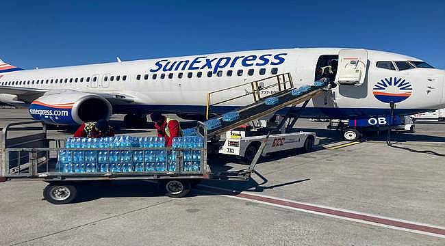 SunExpress, 60 özel uçuşla deprem bölgesinden 4000'den fazla kişiyi tahliye etti 