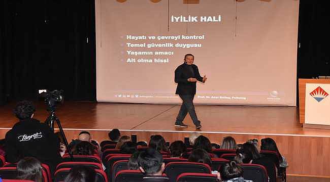 Bahçeşehir Koleji, velilerini Prof. Dr. Acar Baltaş ile buluşturdu