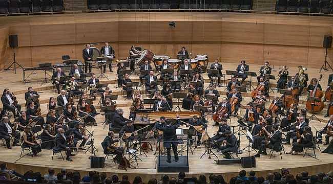 Cumhurbaşkanlığı Senfoni Orkestrası Aşık Veysel'i Muhteşem Bir Konserle Andı