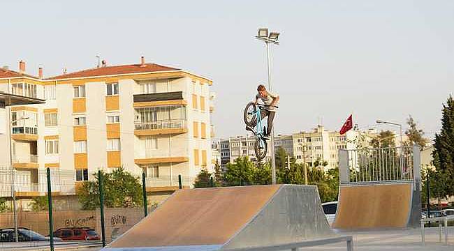 Gaziemir'in tematik parklarına yoğun ilgi 