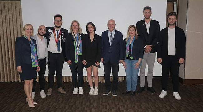 Dokuz Eylül Rotary iyilik peşinde koşanları ödüllendirdi 