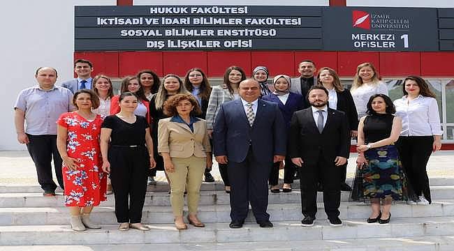 Ege'nin Yabancı Dilde Eğitim Veren İlk Hukuk Fakültesi İKÇÜ'de 