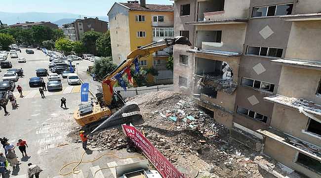 1050 Konutlar'da kentsel dönüşüm çalışmaları resmen başladı