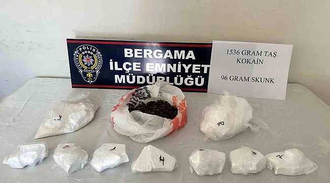 Bergama Polisinden Uyuşturucu Tacirlerine Kokain Operasyonu 