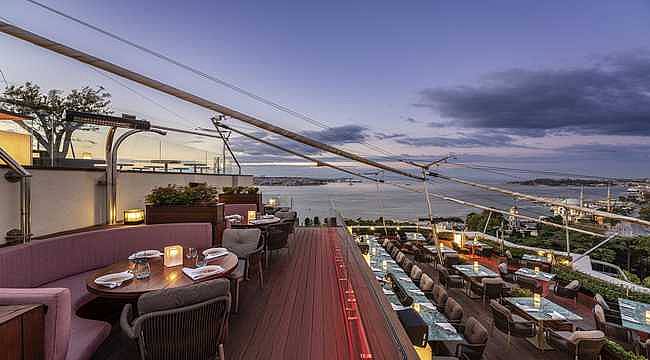 İstanbul'un lezzet ve eğlence noktası: 16 Roof 