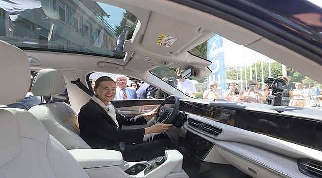 Türkiye'nin Yerli Otomobili TOGG DEÜ'nün Makam Aracı Oldu