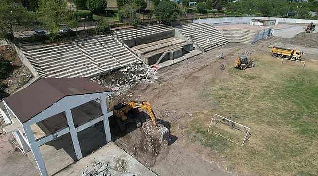 Atatürk Stadyumu için ilk kazma vuruldu 