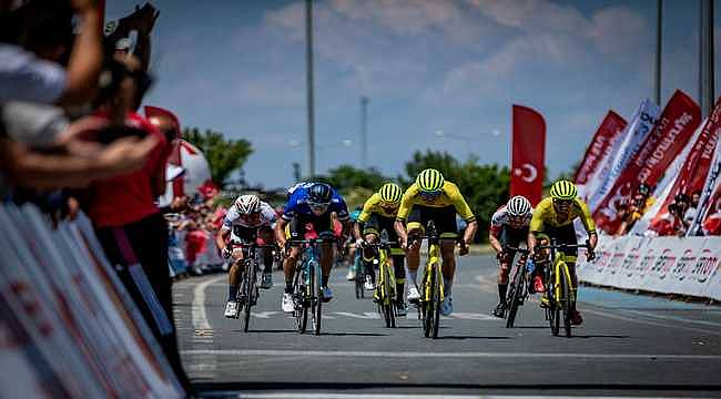 Uluslararası 100. Yıl Cumhuriyet Bisiklet Turu'nun 3. etabı sona erdi 