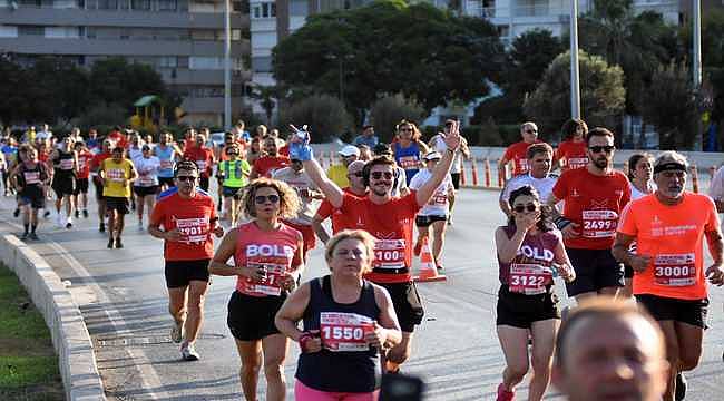 11. Uluslararası 9 Eylül İzmir Yarı Maratonu büyük heyecana sahne oldu