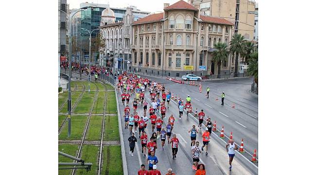 11. Uluslararası Dokuz Eylül İzmir Yarı Maratonu için geri sayım başladı