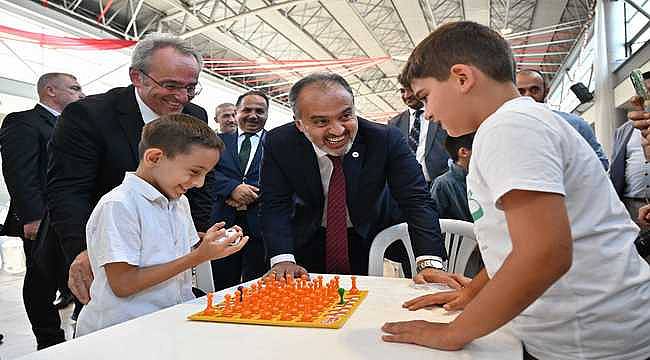 Bursa'da Zeka Oyunları Süper Ligi Törenle Başladı