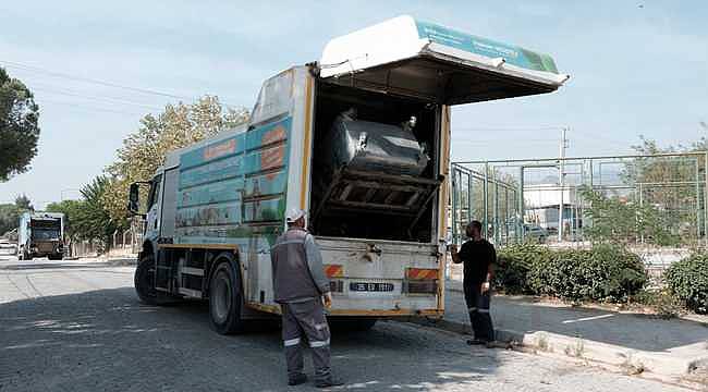 Bergama'da çöp konteynerleri düzenli olarak temizleniyor