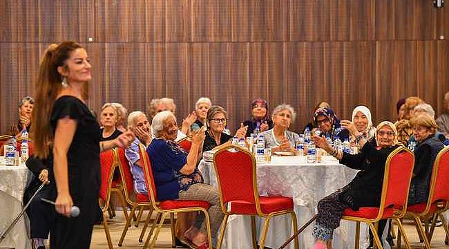 İzmir Büyükşehir'den Dünya Yaşlılar Günü'ne özel etkinlik