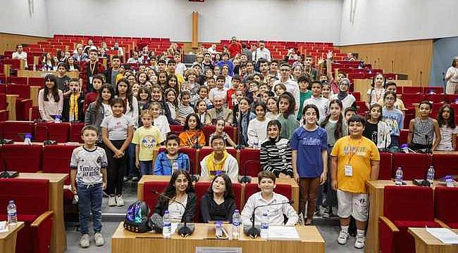 İzmir Çocuk Belediyesi ilk meclis toplantısını yaptı 
