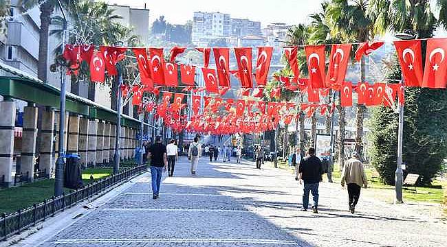 İzmir Cumhuriyet'in 100'üncü yıl kutlamalarına hazırlanıyor 