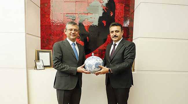 Başkan Kırgöz'den Genel Başkan Özgür Özel'e ziyaret