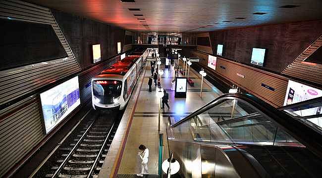 İzmir Metrosu ve Konak Tramvayı'na Maraton İzmir düzenlemesi 