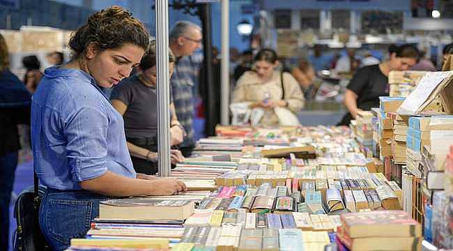 İZKİTAP - 2. İzmir Kitap Fuarı; imza günleri, etkinlikler ve söyleşilerle devam ediyor