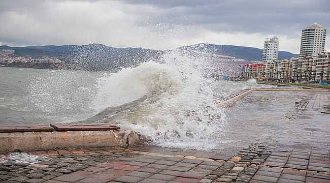 İzmir'de Tsunami Gibi Taşkın! Dr. Kısacık: "Bundan daha kötü senaryolar olabilir"