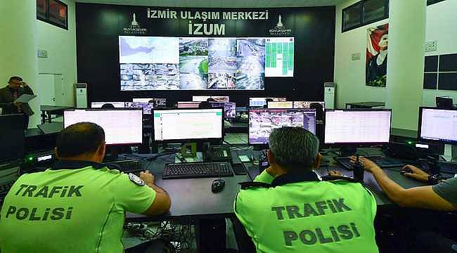İzmir trafiği 7 gün 24 saat İZUM kontrolünde
