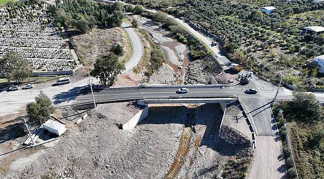 Kemalpaşa'nın 60 yıllık taşıt köprüsü afetlere karşı yenilendi