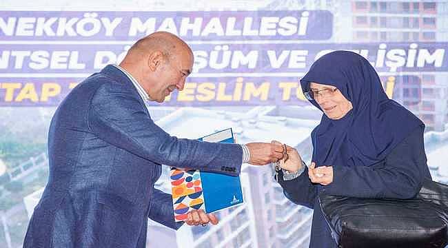 Örnekköy Kentsel Dönüşüm Projesi'nin ikinci etabında tapular dağıtıldı