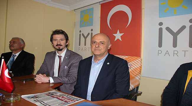Ümit Özlale: "İzmir için birinci alternatif İYİ Parti"