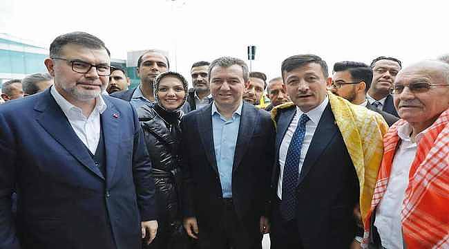 AK Parti'nin İzmir adayına Bergamalılardan DAĞ gibi destek