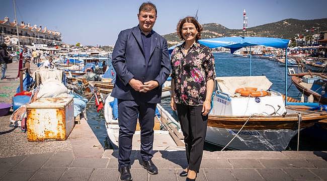 Cemil Tugay'dan Foça ziyareti 