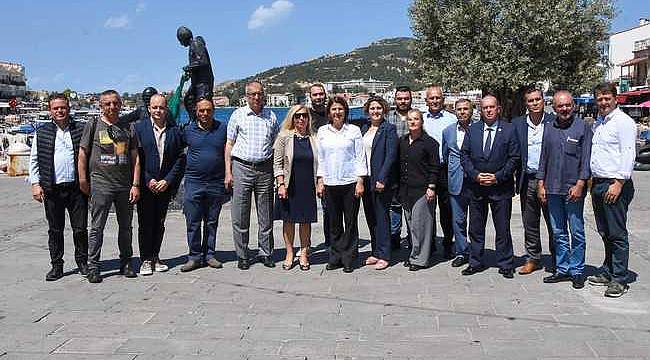 Foça Belediye Başkanı Saniye Bora Fıçı, Muhtarlarla Buluştu