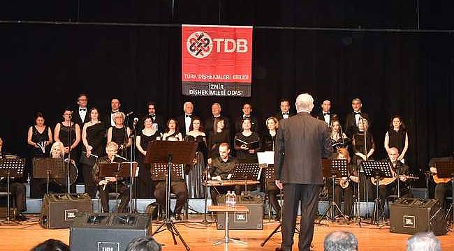 İZDO Türk Sanat Müziği Korosu'ndan muhteşem konser