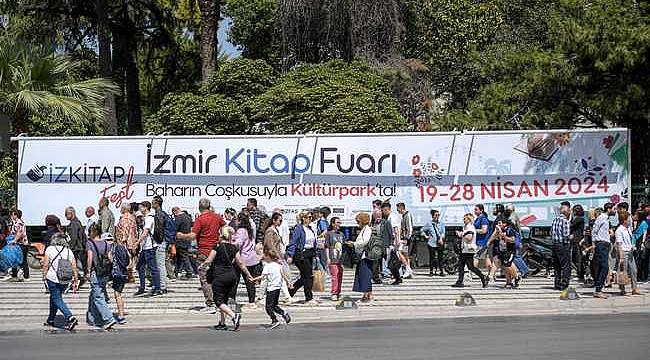 Kitapseverler İZKİTAP Fest'i çok sevdi
