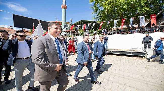 Başkan Tugay Ödemiş'te Helviş Bayramı'na katıldı