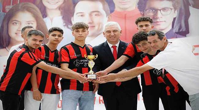 Bergama'da coşkulu 19 Mayıs kutlaması: Milli Mücadele Ruhu Zirvede!