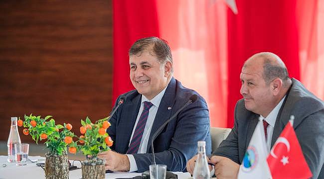 İzmirliler Bizden Temel Belediyecilik Hizmeti Bekliyor: Başkan Tugay'ın Menderes Toplantısından Önemli Noktalar