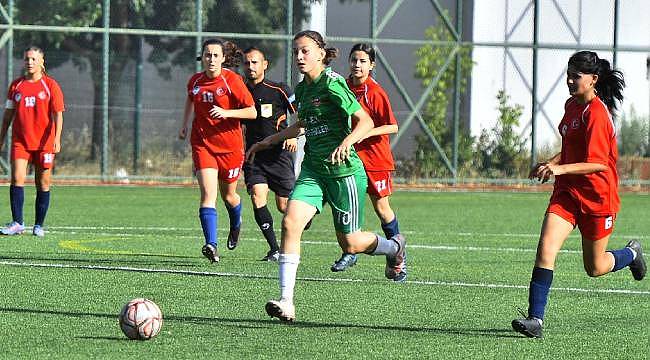 Kızlar Sahada: U13-U15 Kız Futbol Ligi Fırtına Gibi Başladı