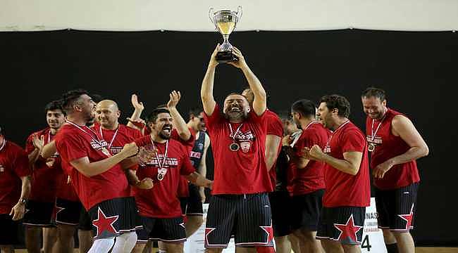 Yıldız Holding Basketbol Takımı Durdurulamıyor: CBL'de İkinci Şampiyonluk!
