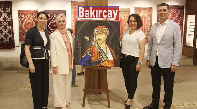 Bergama'da 'Efeler ve Zeybekler Zamanı' Sergisi Açıldı