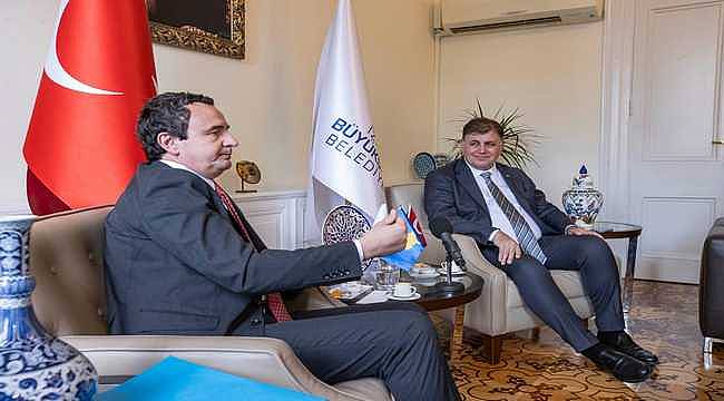 Cemil Tugay, Başbakan Albin Kurti'yi makamında ağırladı