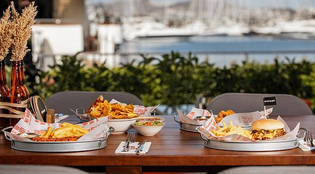 The Populist Yalıkavak: Bodrum'da Eğlence ve Lezzetin Yeni Adresi