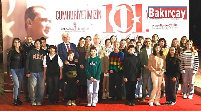 Bergama Belediye Başkanı Tanju Çelik, Erasmus+ Projesi'ne Katılan Öğrencilerle Buluştu