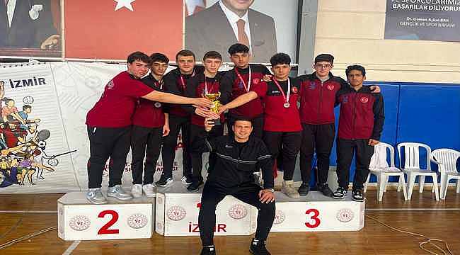 Aliağa'nın Güreşçileri Beş Madalya ile İzmir'de Takım Halinde İkinci Oldu