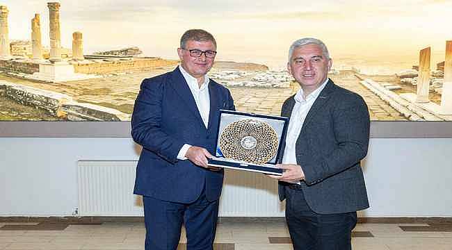 Başkan Tugay Bergama'daydı: "Birlikte çok güzel bir 4 sene daha geçireceğiz"