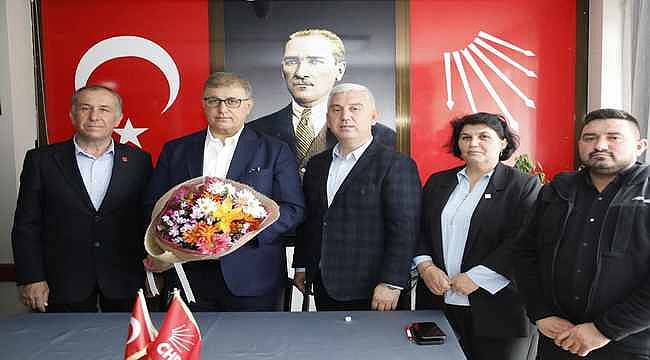 Başkan Tugay'dan CHP Bergama İlçe Başkanlığı'na Ziyaret